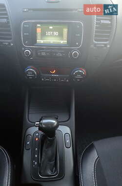 Седан Kia Cerato 2013 в 