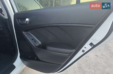 Седан Kia Cerato 2013 в 