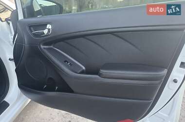 Седан Kia Cerato 2013 в 