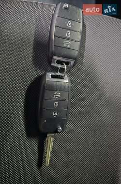 Седан Kia Cerato 2013 в 