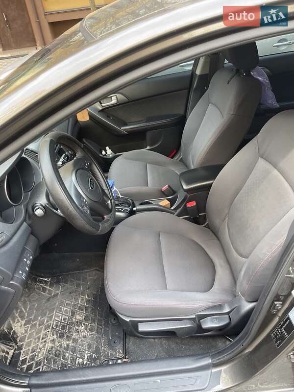 Седан Kia Cerato 2012 в Києві