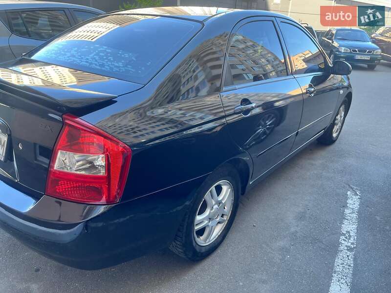 Седан Kia Cerato 2006 в Киеве