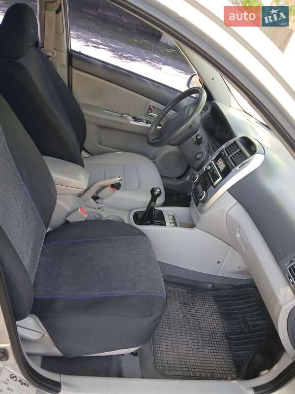Седан Kia Cerato 2008 в Краснограді