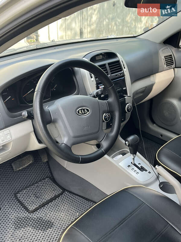 Седан Kia Cerato 2008 в Умани