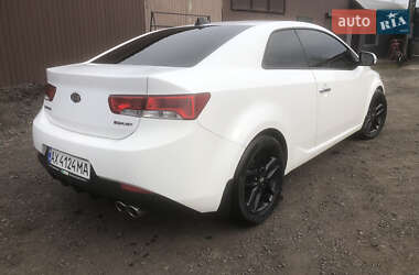 Купе Kia Cerato 2011 в 