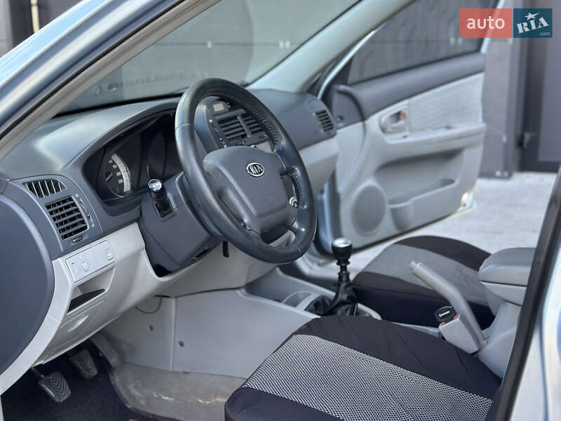 Седан Kia Cerato 2007 в Днепре
