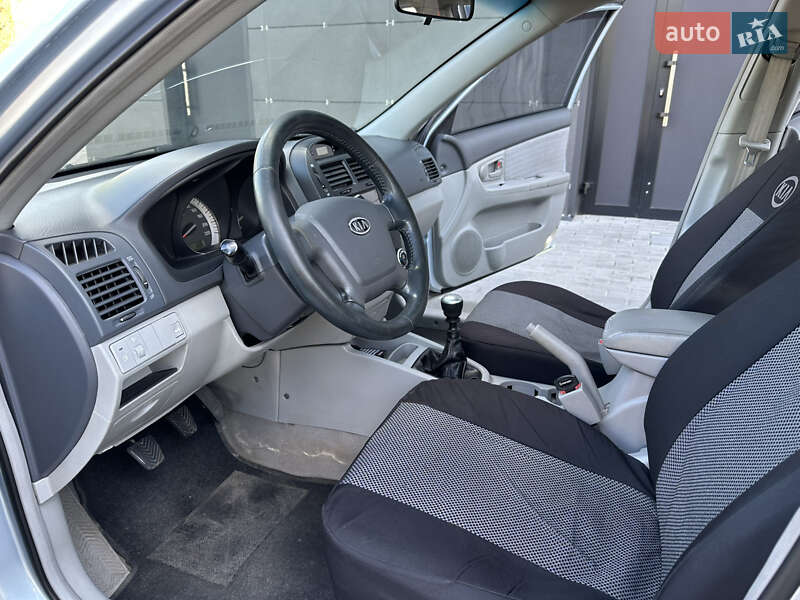 Седан Kia Cerato 2007 в Днепре