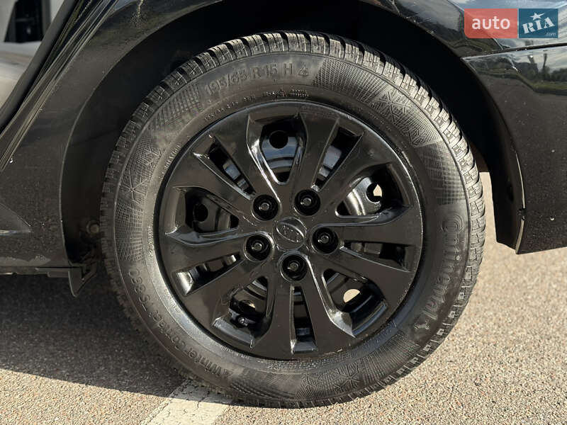 Седан Kia Cerato 2009 в Києві