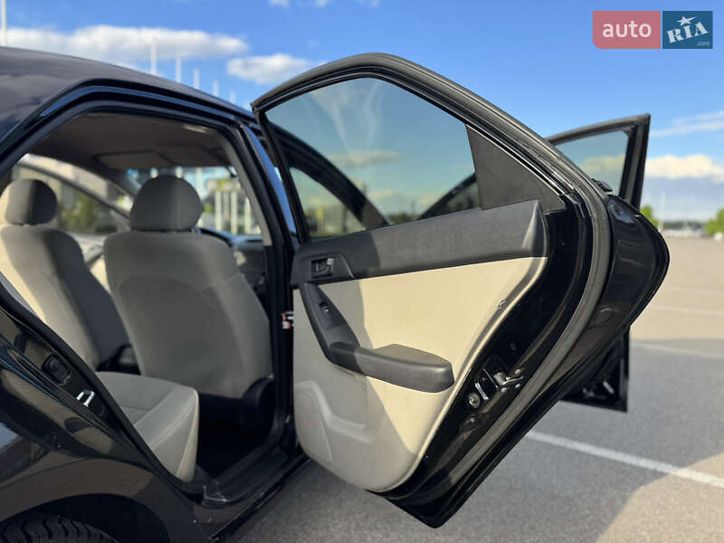 Седан Kia Cerato 2009 в Києві