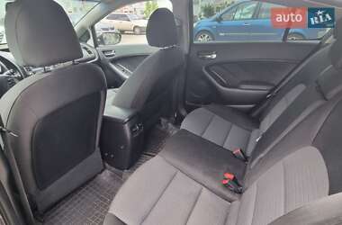Седан Kia Cerato 2013 в 