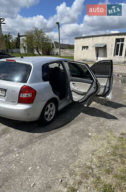 Хэтчбек Kia Cerato 2007 в 