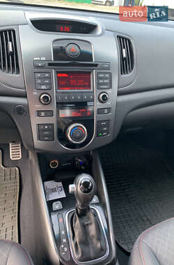 Седан Kia Cerato 2011 в 