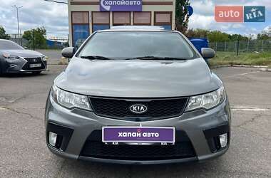 Купе Kia Cerato 2012 в 