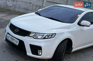 Купе Kia Cerato 2010 в 
