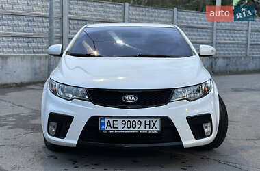 Купе Kia Cerato 2010 в 