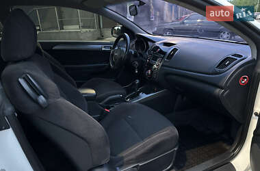 Купе Kia Cerato 2010 в 
