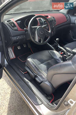 Купе Kia Cerato 2011 в 