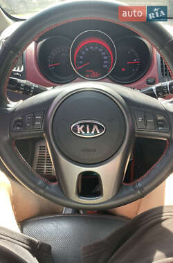 Купе Kia Cerato 2011 в 