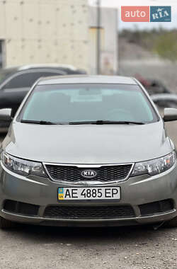 Седан Kia Cerato 2011 в Каменском