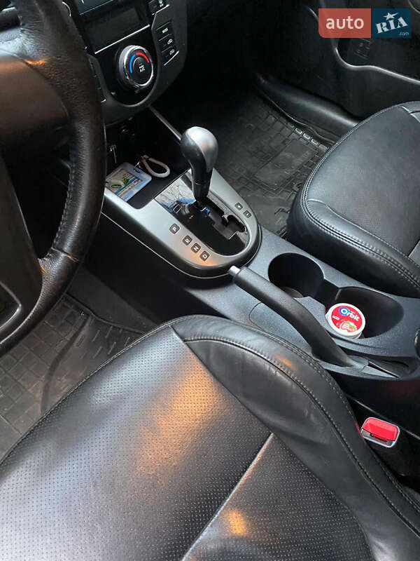 Купе Kia Cerato 2010 в Сумах