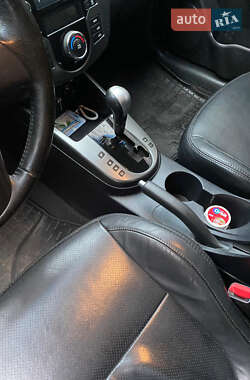 Купе Kia Cerato 2010 в 