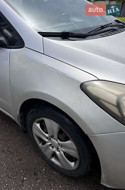 Седан Kia Cerato 2013 в 