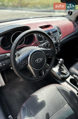 Купе Kia Cerato 2012 в 