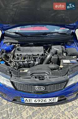Купе Kia Cerato 2012 в 