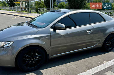 Купе Kia Cerato 2011 в 