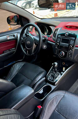 Купе Kia Cerato 2011 в 