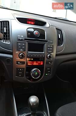 Седан Kia Cerato 2011 в 