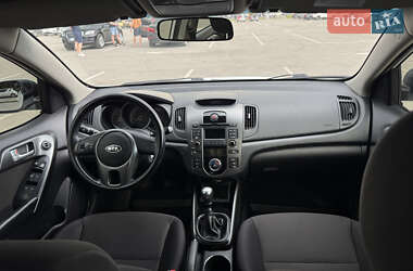 Седан Kia Cerato 2011 в 