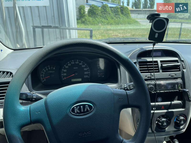 Седан Kia Cerato 2005 в Вознесенську