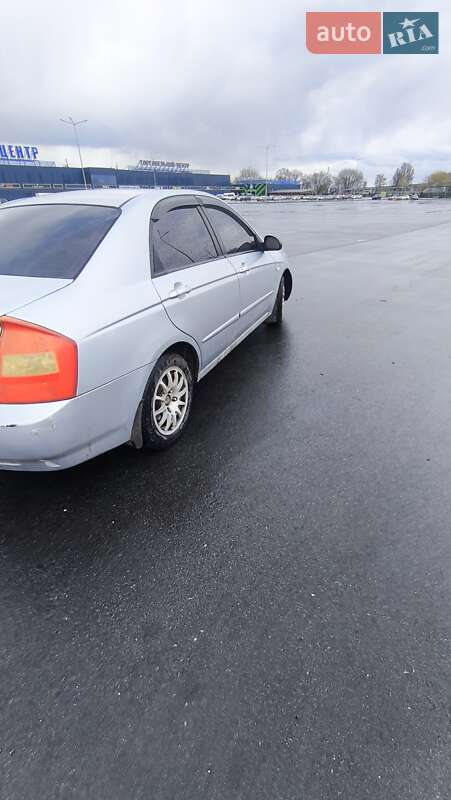 Седан Kia Cerato 2006 в Днепре