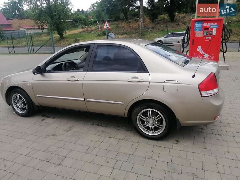 Седан Kia Cerato 2008 в Ужгороде