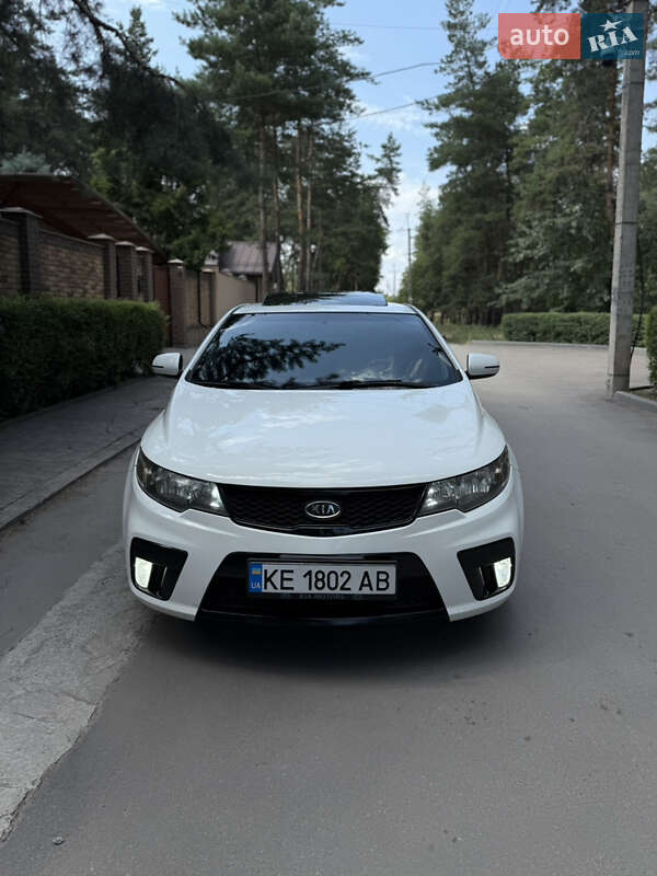 Седан Kia Cerato 2012 в Каменском
