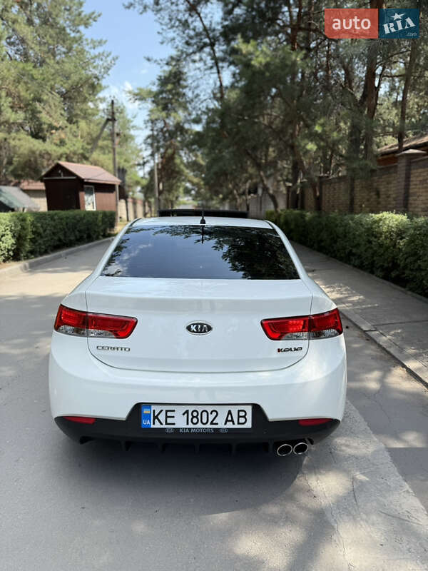 Седан Kia Cerato 2012 в Каменском