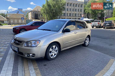 Хэтчбек Kia Cerato 2005 в 