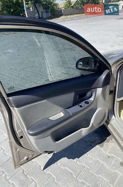 Хэтчбек Kia Cerato 2005 в 