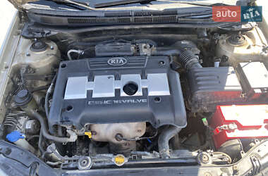 Хэтчбек Kia Cerato 2005 в 
