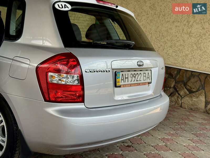 Хетчбек Kia Cerato 2006 в Краматорську