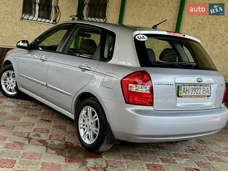 Хетчбек Kia Cerato 2006 в Краматорську