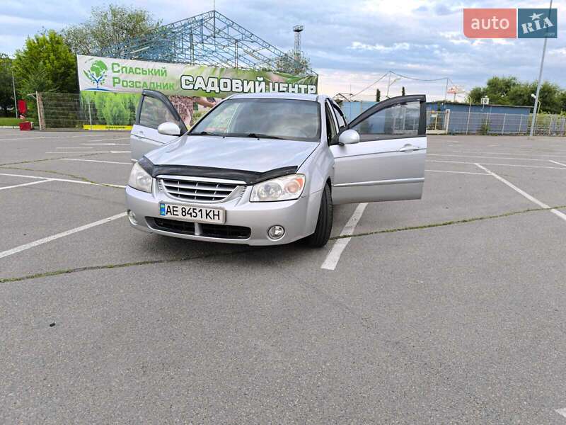 Седан Kia Cerato 2005 в Днепре