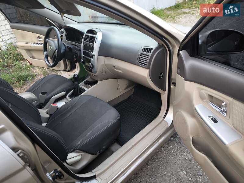 Седан Kia Cerato 2007 в Днепре