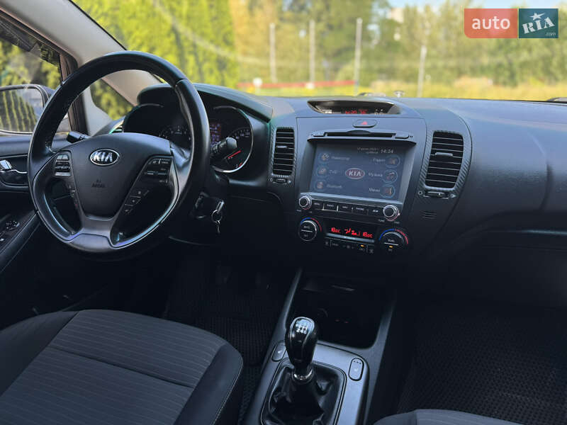 Седан Kia Cerato 2013 в Киеве