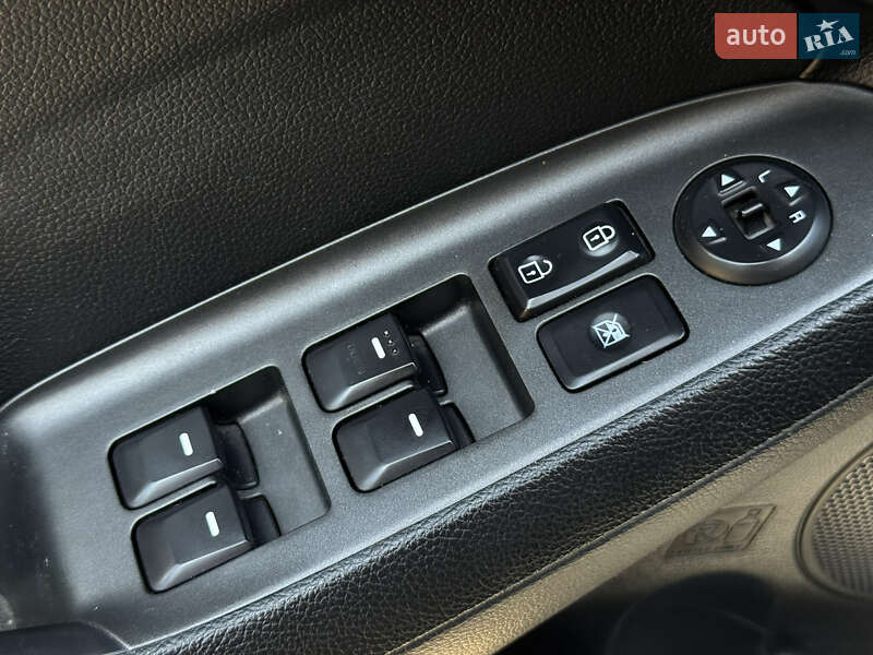 Седан Kia Cerato 2013 в Киеве