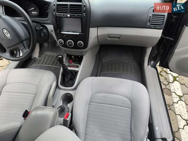 Седан Kia Cerato 2007 в Чернівцях