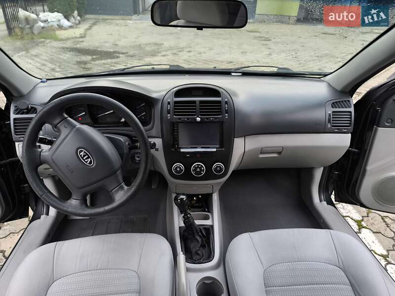 Седан Kia Cerato 2007 в Чернівцях