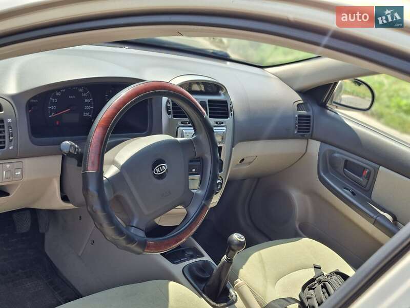 Седан Kia Cerato 2006 в Соснице