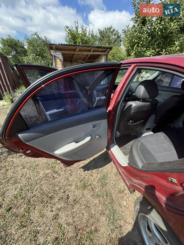 Седан Kia Cerato 2007 в Каневі